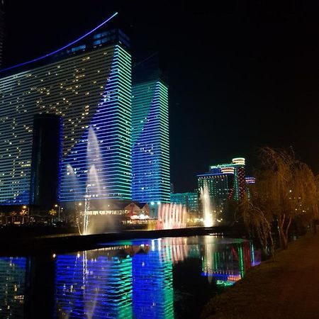 Best House Orbi City Aparthotel Batumi Exteriör bild